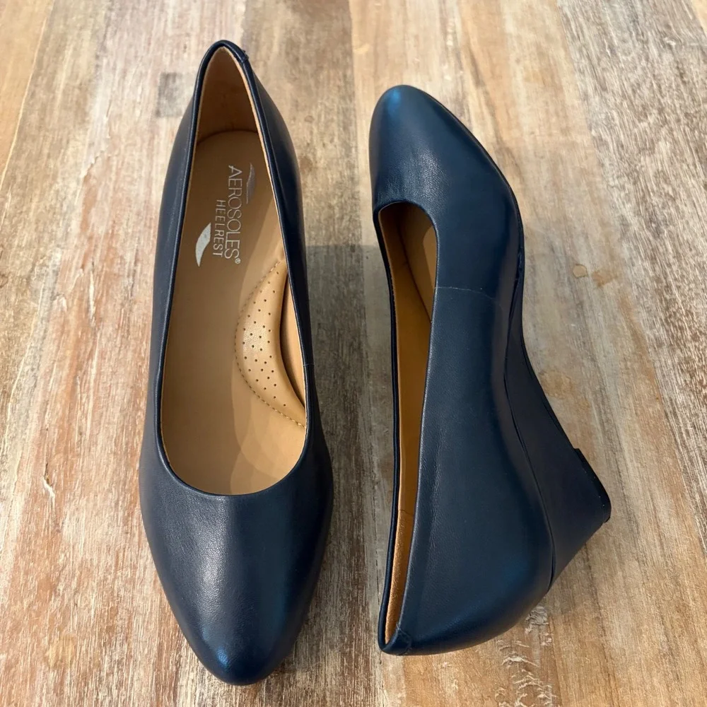 Aerosoles Heelrest Inner Circle Navy Leather Wedge Pumps Shoes 7.5M Low Heel